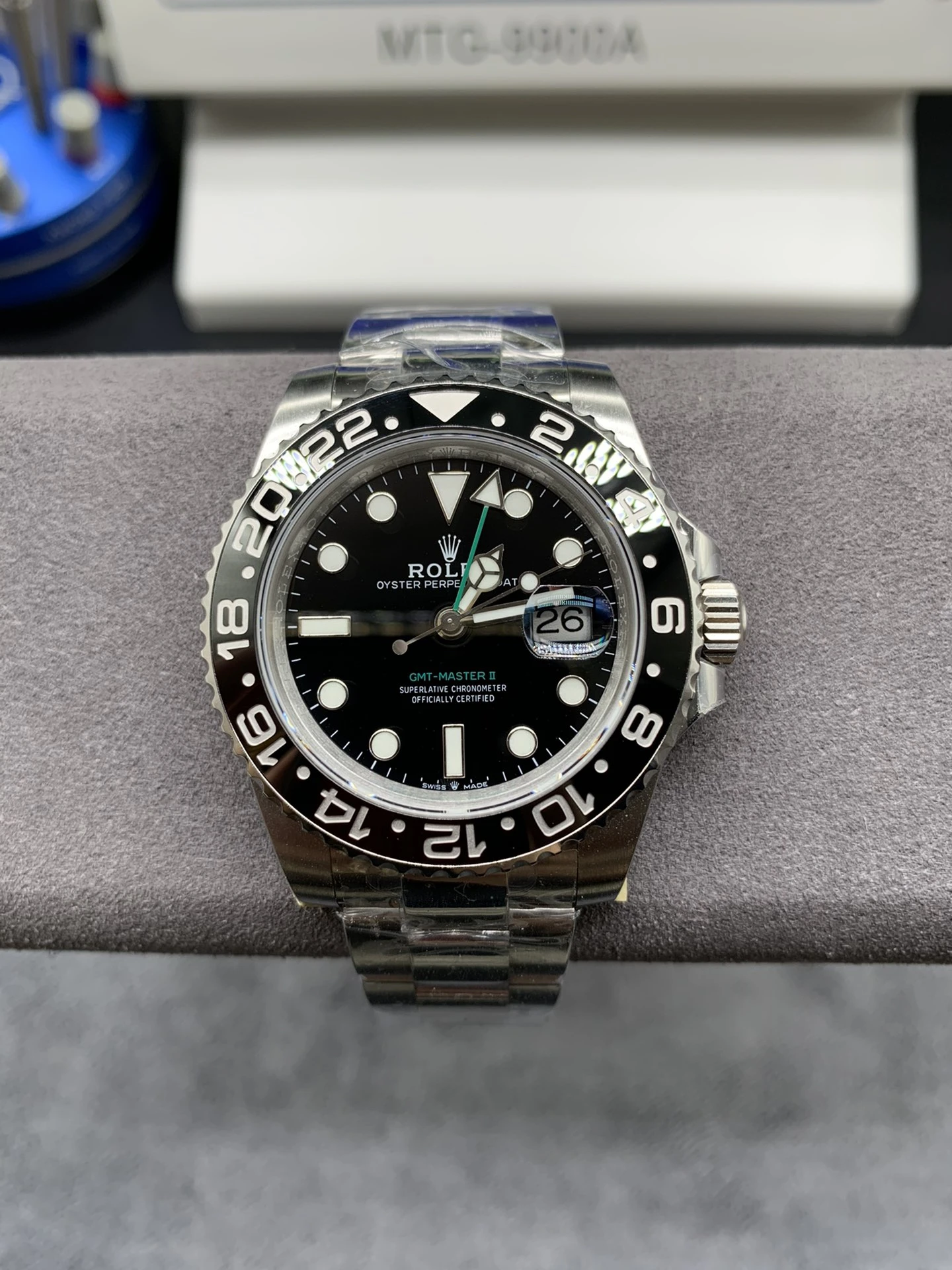 ROLEX GMT-MASTER II OYSTER, 40 MM, OYSTERSTEEL WATCH 126710GRNR
