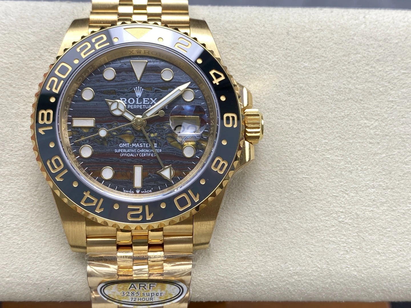 ROLEX GMT-MASTER II OYSTER, 40 MM, YELLOW GOLD WATCH