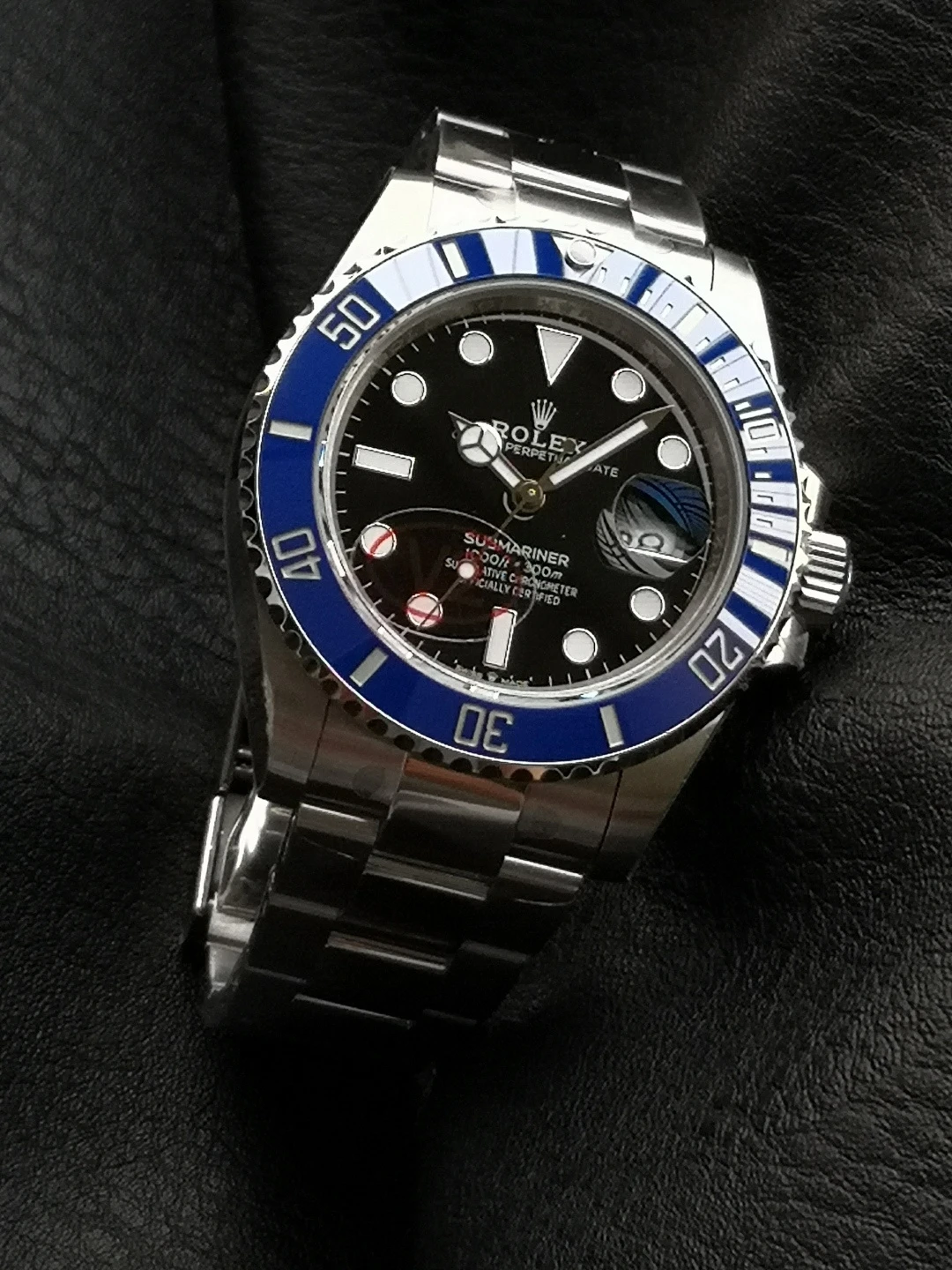 ROLEX SUBMARINER DATE OYSTER, 41 MM, WHITE GOLD WATCH