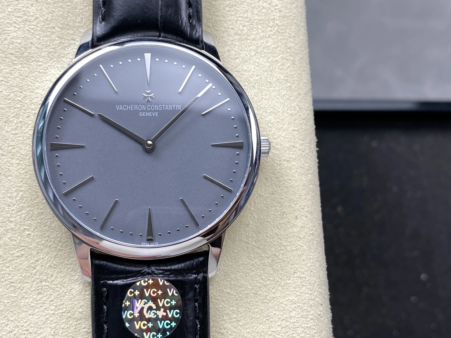 VACHERON CONSTANTIN OVERSEAS SELF-WINDING 40 MM
