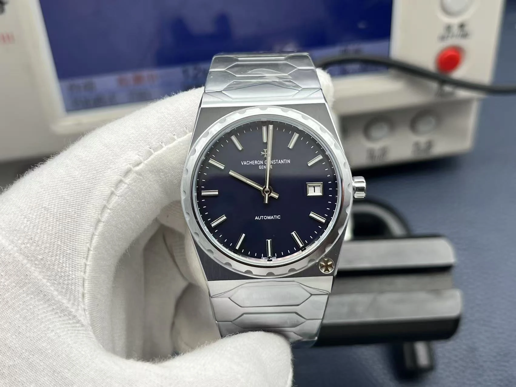 VACHERON CONSTANTIN OVERSEAS SELF-WINDING  37  MM WATCH