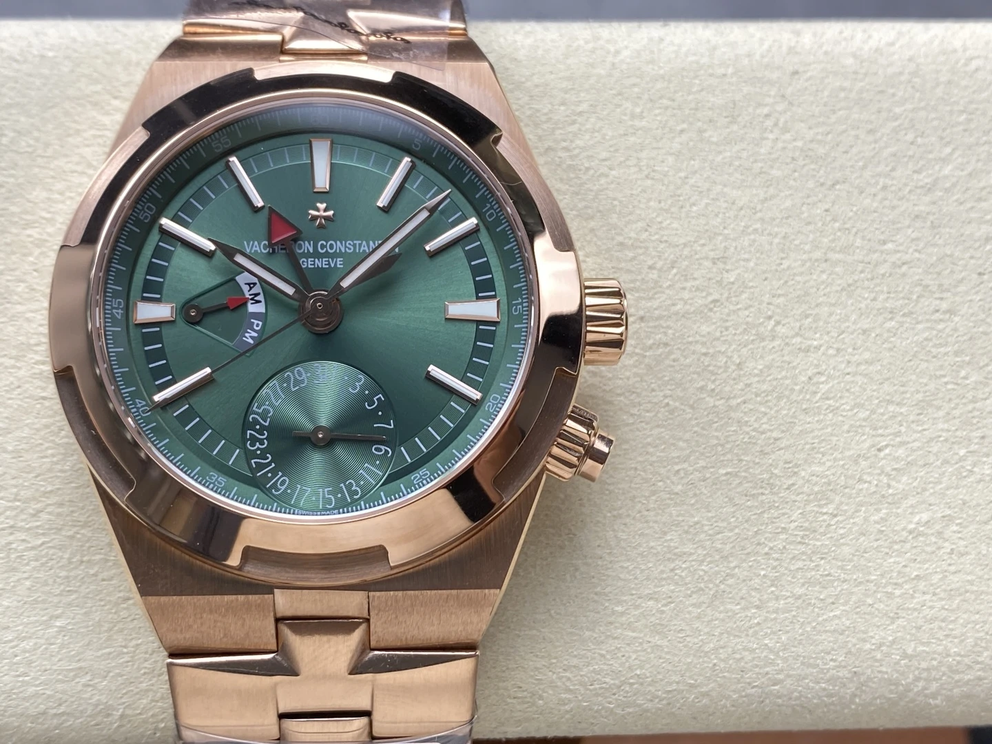 VACHERON CONSTANTIN OVERSEAS SELF-WINDING 41 MM WATCH