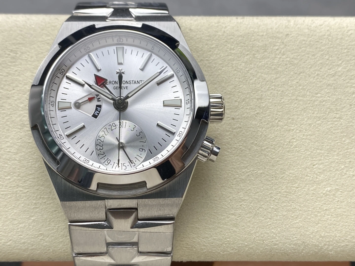VACHERON CONSTANTIN OVERSEAS SELF-WINDING 41 MM WATCH