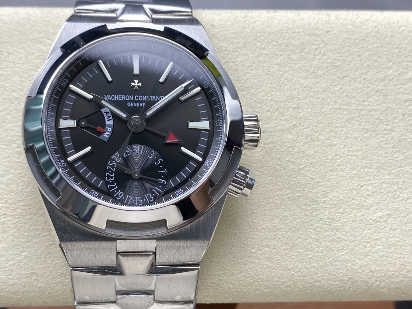 VACHERON CONSTANTIN OVERSEAS SELF-WINDING 41 MM WATCH
